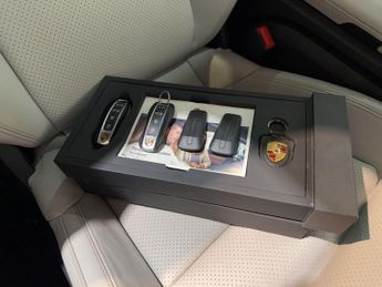 Porsche Taycan Performance Plus 93.4kWh 4S Auto 4WD 4dr (11kW Charger)