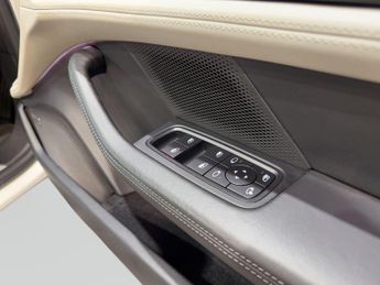 Porsche Taycan Performance Plus 93.4kWh 4S Auto 4WD 4dr (11kW Charger)