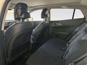Kia Sportage 1.6 h T-GDi 4 SUV 5dr Petrol Hybrid Auto Euro 6 (s/s) (226 bhp)