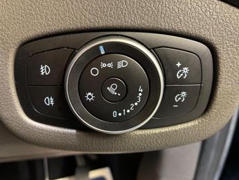 Ford Grand Tourneo Connect 1.5 EcoBlue Zetec Auto Euro 6 (s/s) 5dr