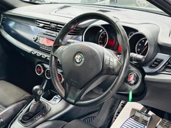 Alfa Romeo Giulietta 1.4 TB MultiAir Veloce TCT Euro 5 (s/s) 5dr