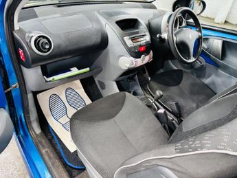 Peugeot 107 1.0 12V Urban 2 Tronic Euro 4 3dr
