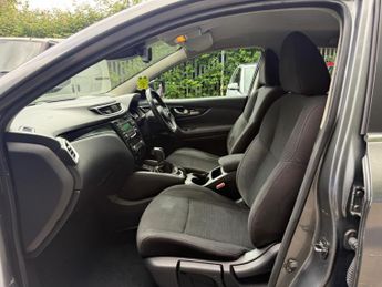 Nissan Qashqai 1.2 DIG-T Acenta XTRON Euro 6 (s/s) 5dr
