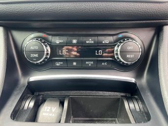 Mercedes-Benz GLA 2.1 GLA200d AMG Line (Premium) 7G-DCT Euro 6 (s/s) 5dr