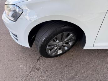 Volkswagen Golf 1.6 TDI BlueMotion Tech SE DSG Euro 5 (s/s) 5dr