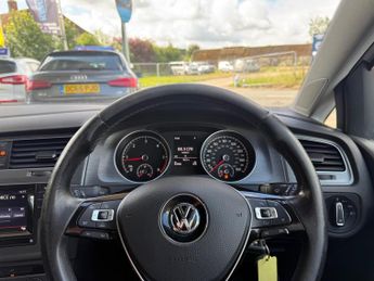 Volkswagen Golf 1.6 TDI BlueMotion Tech SE DSG Euro 5 (s/s) 5dr