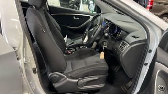 Hyundai i30 1.6 CRDi Active Auto Euro 5 5dr
