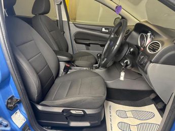 Ford Focus 1.6 Sport 5dr