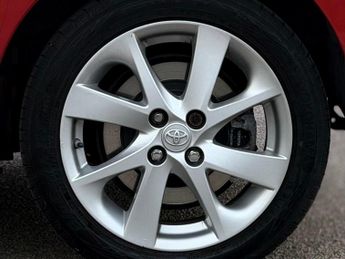 Toyota Yaris 1.5 VVT-h Excel E-CVT Euro 6 5dr (Safety Sense, 15in)