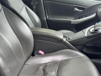 Toyota Prius 1.8 VVT-h T Spirit CVT Euro 5 (s/s) 5dr
