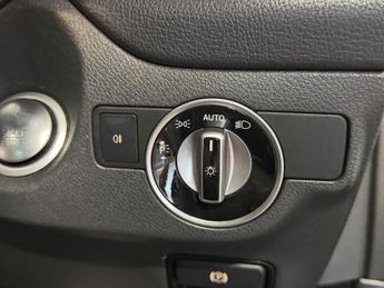 Mercedes-Benz GLA 2.1 GLA220d AMG Line (Premium Plus) 7G-DCT 4MATIC Euro 6 (s/s) 5