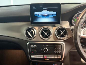Mercedes-Benz GLA 2.1 GLA220d AMG Line (Premium Plus) 7G-DCT 4MATIC Euro 6 (s/s) 5