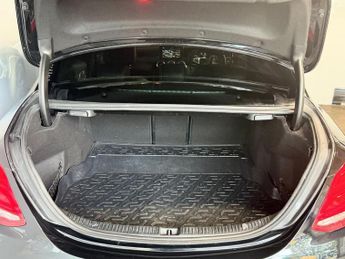 Mercedes-Benz C Class 2.1 C220d AMG Line (Premium Plus) 7G-Tronic+ Euro 6 (s/s) 4dr