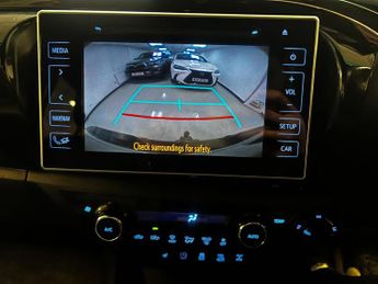 Toyota Hilux 2.4 D-4D Invincible X Auto 4WD Euro 6 (s/s) 4dr (TSS)