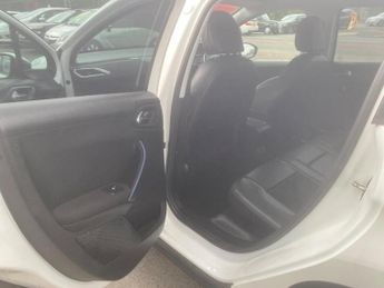 Peugeot 2008 1.6 e-HDi Crossway Euro 5 (s/s) 5dr