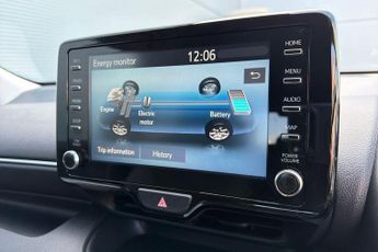 Toyota Yaris 1.5 VVT-h Design E-CVT Euro 6 (s/s) 5dr