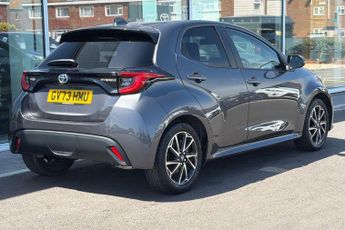 Toyota Yaris 1.5 VVT-h Design E-CVT Euro 6 (s/s) 5dr