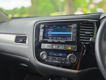 Mitsubishi Outlander 2.0h 12kWh GX4h CVT 4WD Euro 5 (s/s) 5dr