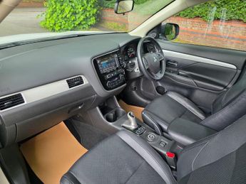 Mitsubishi Outlander 2.0h 12kWh GX4h CVT 4WD Euro 5 (s/s) 5dr