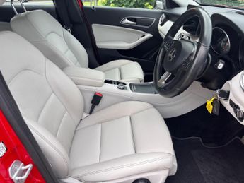 Mercedes-Benz A Class 2.1 A200d Sport (Premium) 7G-DCT Euro 6 (s/s) 5dr
