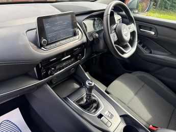 Nissan Qashqai 1.3 DIG-T MHEV Acenta Premium Euro 6 (s/s) 5dr