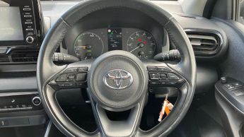 Toyota Yaris 1.5 VVT-h Icon E-CVT Euro 6 (s/s) 5dr