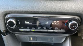 Toyota Yaris 1.5 VVT-h Icon E-CVT Euro 6 (s/s) 5dr