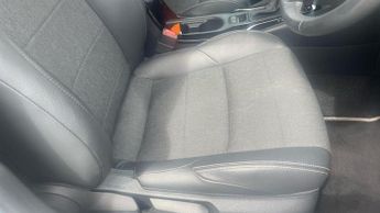 Toyota Corolla 1.8 VVT-h Design CVT Euro 6 (s/s) 5dr