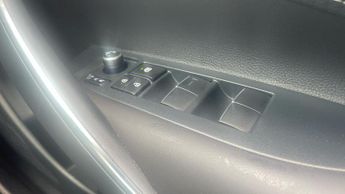 Toyota Corolla 1.8 VVT-h Design CVT Euro 6 (s/s) 5dr