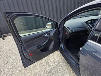 Ford Focus 1.6 TDCi Zetec Navigator Euro 5 (s/s) 5dr