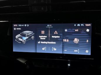 Alfa Romeo Junior 54kWh Elettrica Speciale SUV 5dr Electric Auto (156 ps)