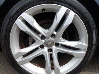 Audi A4 2.0 TDI S line CVT 4dr