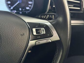Volkswagen Touareg 3.0 TDI V6 R-Line Tech SUV 5dr Diesel Tiptronic 4Motion Euro 6 (