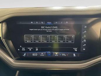 Volkswagen Touareg 3.0 TDI V6 R-Line Tech SUV 5dr Diesel Tiptronic 4Motion Euro 6 (