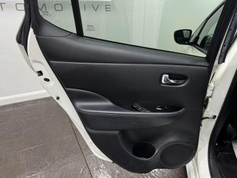 Nissan Leaf 40kWh N-Connecta Auto 5dr