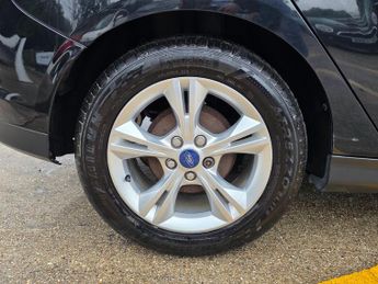 Ford Focus 1.6 Zetec Powershift Euro 5 5dr