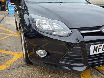 Ford Focus 1.6 Zetec Powershift Euro 5 5dr