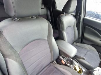 Nissan Juke 1.6 N-Connecta XTRON Euro 6 5dr