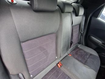 Nissan Juke 1.6 N-Connecta XTRON Euro 6 5dr