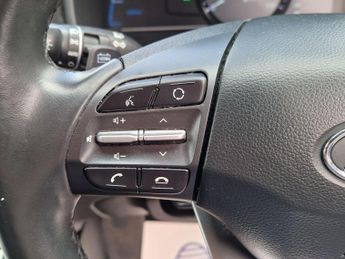 Hyundai KONA 64kWh Premium SE Auto 5dr (7kW Charger)