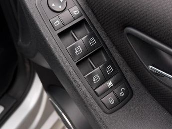 Mercedes-Benz B Class 2.0 B200 SE CVT 5dr