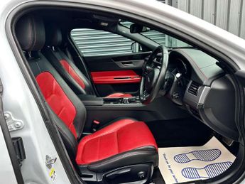 Jaguar XF 2.0 XF R-Sport D Auto 4dr