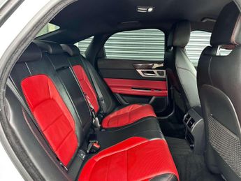 Jaguar XF 2.0 XF R-Sport D Auto 4dr
