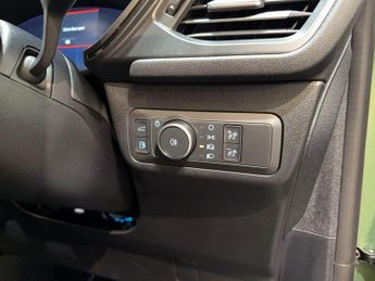 Ford Kuga 2.5 Duratec 14.4kWh ST-Line X CVT Euro 6 (s/s) 5dr
