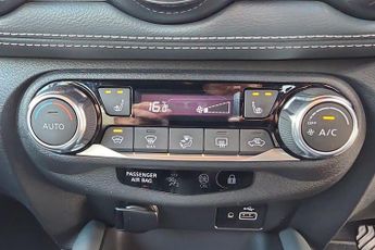 Nissan Juke 1.0 DiG-T Tekna 5dr DCT