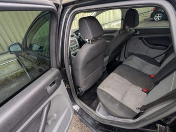 Ford Focus 1.6 Titanium 5dr
