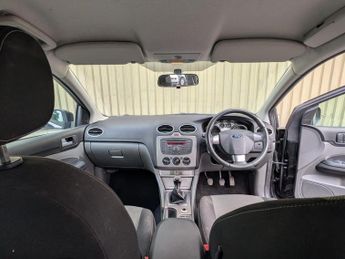 Ford Focus 1.6 Titanium 5dr