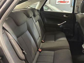 Ford Mondeo 2.0 TDCi Ghia 5dr
