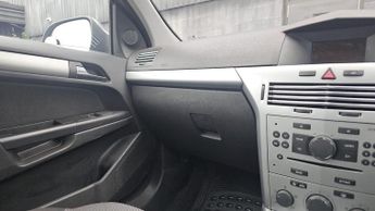Vauxhall Astra 1.4i 16v Active 5dr