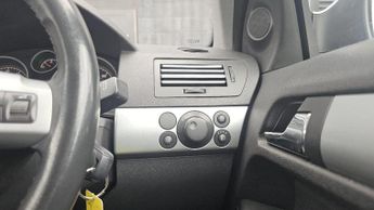 Vauxhall Astra 1.4i 16v Active 5dr